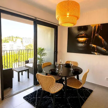 Luxury Modern Flat & Panoramic View & Wifi Apartament